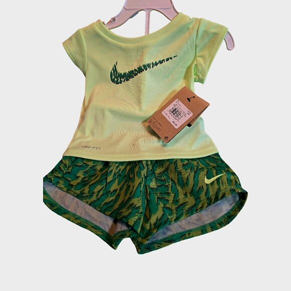 NIKE Kids 12M Girl's 2Pc DriFit Short Set NWT - Picture 1 of 3